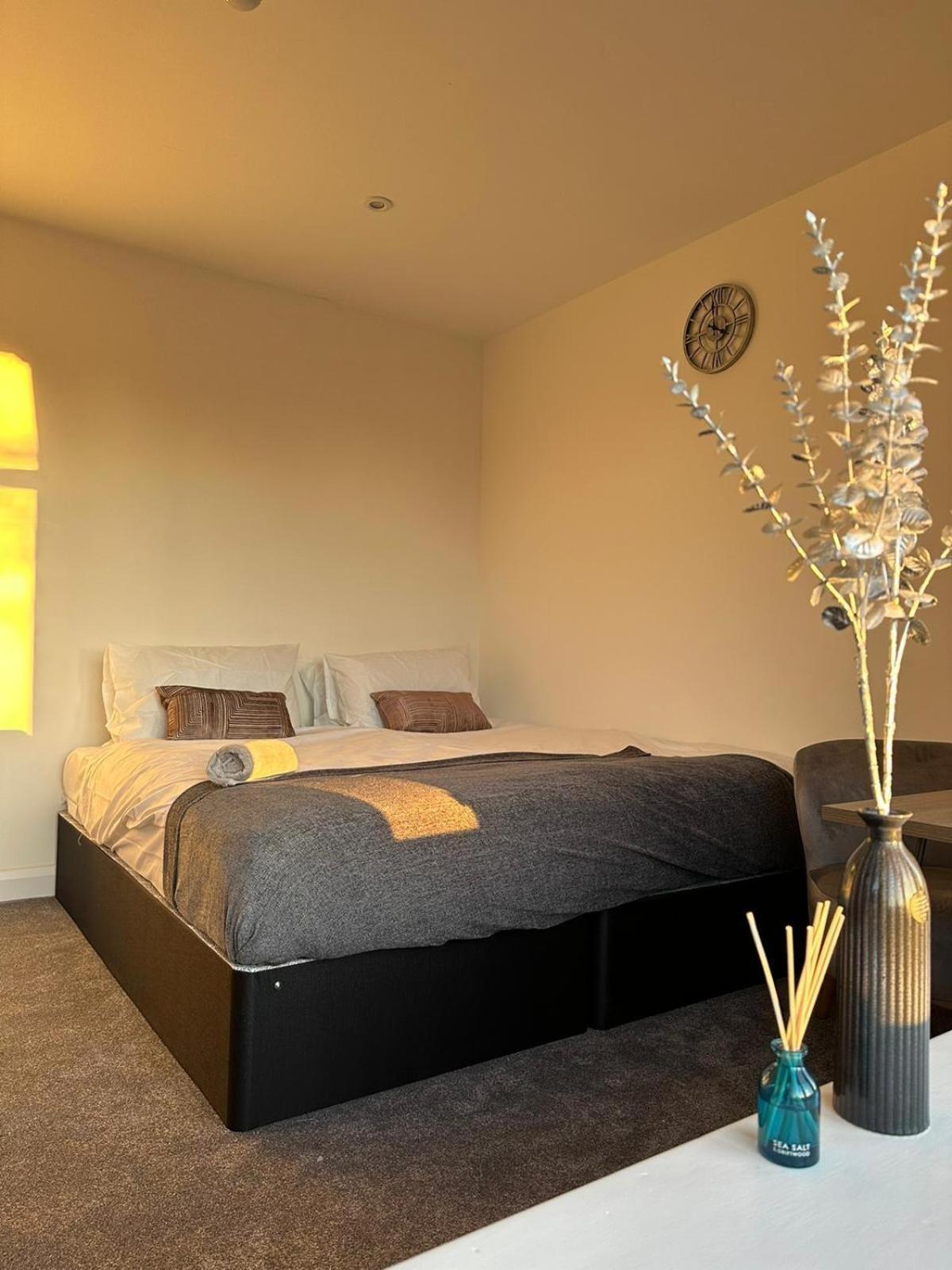 Alban Suites St Albans ภายนอก รูปภาพ